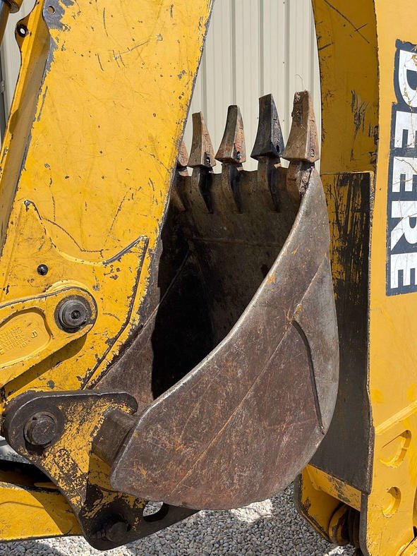 2002 John Deere 410G – Backhoe Loader